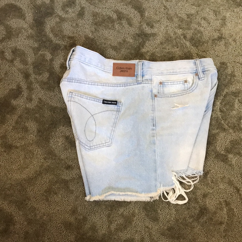 Shorts - Picture 8 of 8